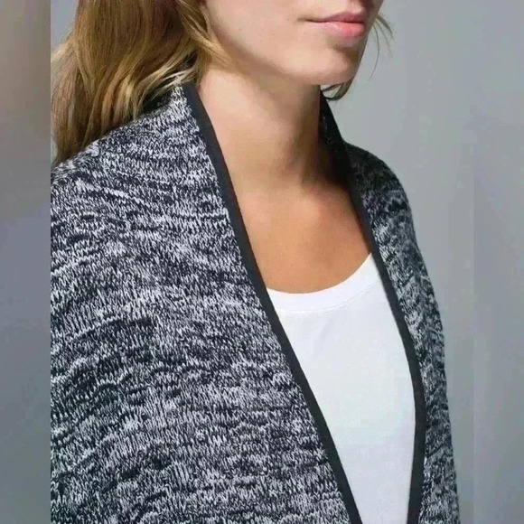 LULULEMON Cardi All Day in Black / White Sz. XSmall / Small - Picture 4 of 16